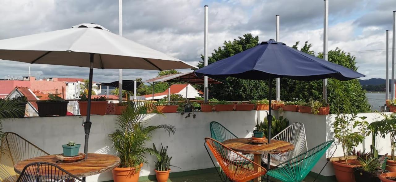 Hostal Tah Itza Flores Exterior photo